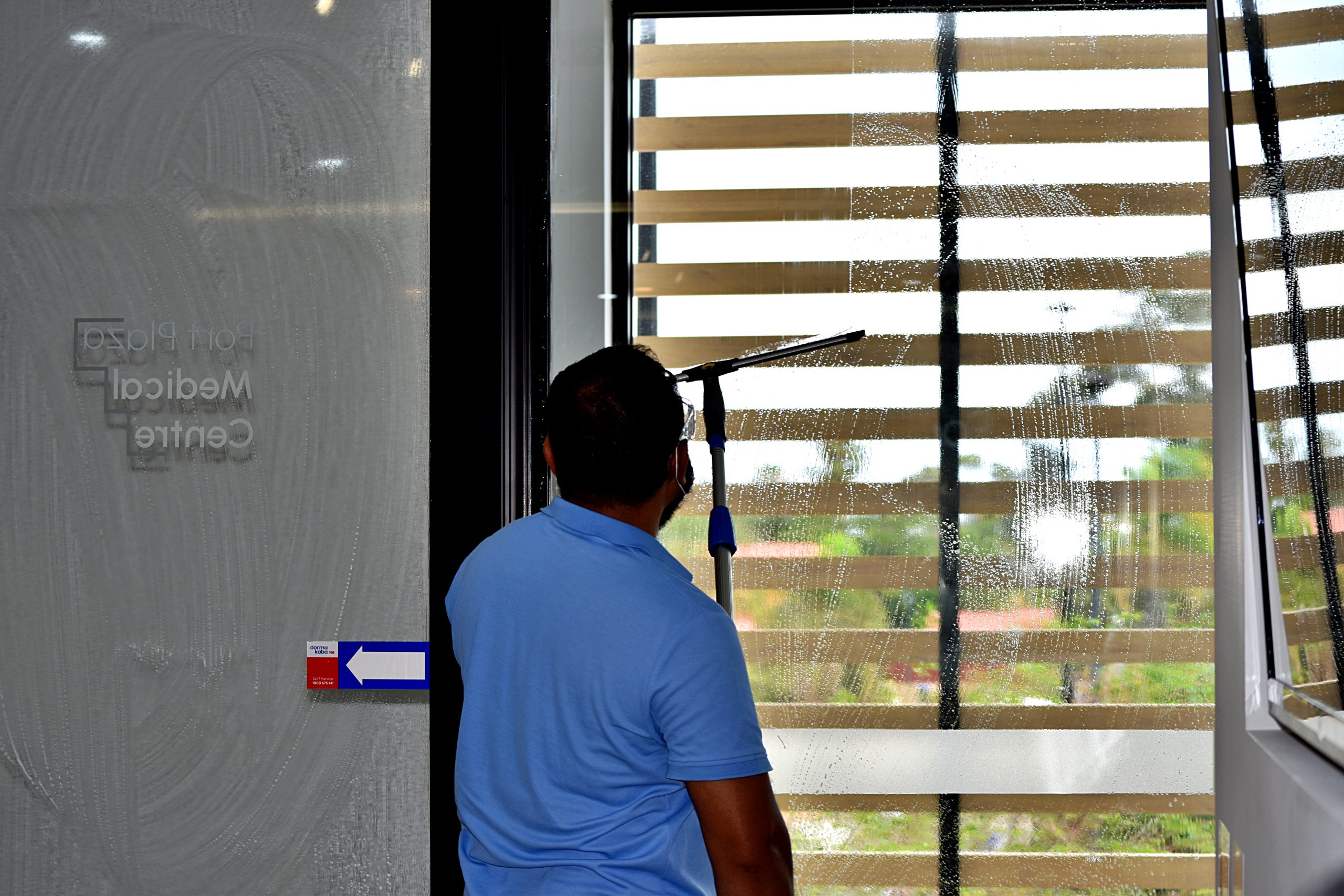 Best Window Cleaning Solution for Cold Weather
